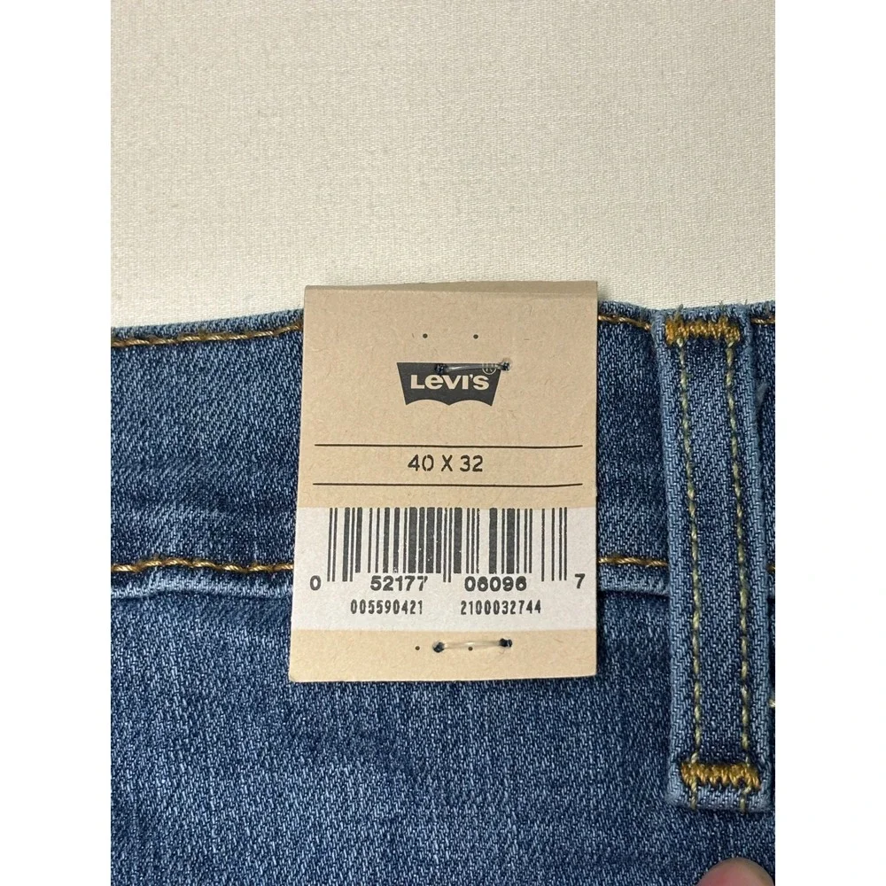 NWT Levis 559 Relaxed Straight Stretch Jeans Mens 40x32 Medium Wash Blue